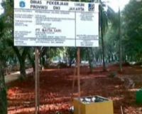 Mempercantik Taman Suropati