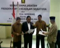 Luthfi Hasan Ishaaq Presiden PKS yang Baru  