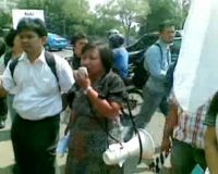 Aktivis Migrant Care Demo Kedubes Malaysia 