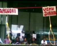 Mahasiswa Siapkan Tali Gantung untuk Susno