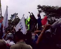 Buruh Cimahi Tuntut Kenaikan UMK