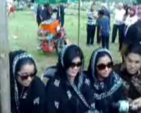 Marcella Sedih Sang Oma Meninggal