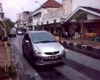 Jalan Braga Kembali Rusak