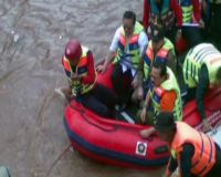 Foke dan Menteri Menyusuri Sungai Ciliwung  