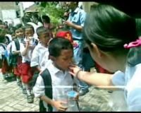 Ramai-ramai Minum Obat Cacing