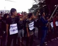 Mahasiswa Makan Nasi Garam