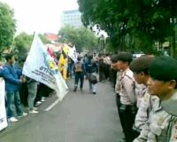 Gayatri Ikut Demo Anti Korupsi