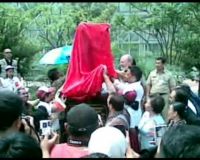 Patung Obama Kecil di Taman Menteng