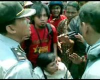 Demo Sempat Diwarnai Ketegangan