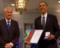 Obama Terima Nobel Perdamaian