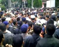 Kericuhan Warnai Eksekusi Rumah di Gandapura