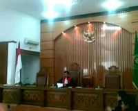 Aktivis LSM Ngamuk  di PN Selatan