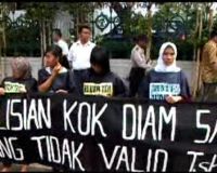 Aksi Tuntut Tim Audit Century Diperiksa