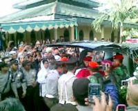 Jenazah Gus Dur Diberangkatkan dari Rumah Duka