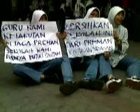 Siswa SMA Tamiriyah Tuntut Kepsek Diganti