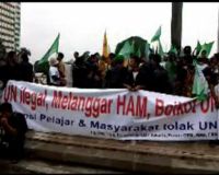 Aksi Tolak UN di Bundaran HI 