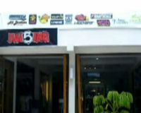 Belanja Clothing di Jalan Seram
