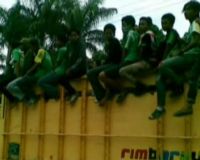 Bonek Berdatangan ke Bandung