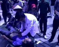 Aksi Mengkeritik Kebijakan Kesehatan Pemerintah  