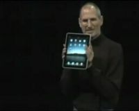 Steve Jobs Pamerkan iPad ke Publik