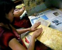 Melongok Produksi Kriya Kertas