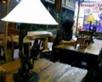 Lampu Hias dari Limbah Otomotif
