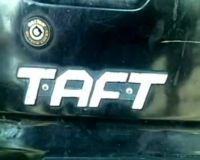 Taft Tabrak Motor, Mobil dan Warung
