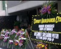 Bendera Dikirimi Karangan Bunga