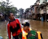 Menyusuri Sungai Ciliwung Pasca Banjir