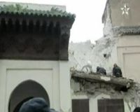 Menara Masjid Ambruk, 16 Orang Tewas
