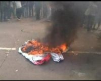 Aksi Bakar Warnai Demo Depan DPR