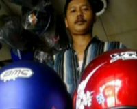 Pedagang Helm Tak ber-SNI Merugi