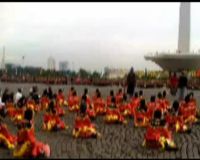 HUT ke-60, Ribuan Satpol PP Menari di Monas 