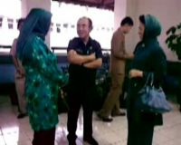 Pejabat Pemkot Bandung Jenguk Wahyu Hamijaya   