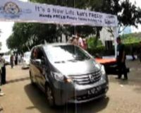 Nelpon Sambil Nyetir No Way!
