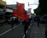 Ratusan Buruh Yogyakarta Turun ke Jalan