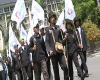 Ribuan Buruh Longmarch ke Istana