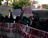 Menggugat Pendidikan Nasional