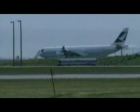 Pesawat Cathay Pacific Diancam Bom
