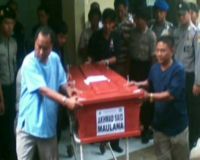 Jenazah Maulana Dibawa ke Depok