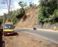Tanah Sekitar Cadas Pangeran Labil