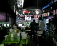 Nobar Sambil Nge-Game di Cafe