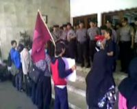 Hima Persis Geruduk Balai Kota Bandung