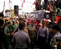 Ratusan PNS Hadang Eksekusi Lahan 