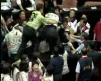 Anggota Parlemen Taiwan Baku Hantam