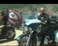 PM Rusia Naik Harley-Davidson  