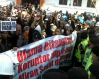 Demo JAT Diwarnai Aksi Dorong