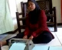 Tuna Netra Buat Al-Quran Huruf Braille
