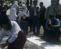 Kartu Lebaran Gubernur Menuai Protes