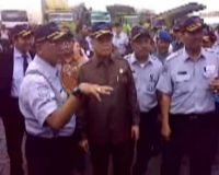 Menteri BUMN Tinjau Angkutan Ferry di Merak